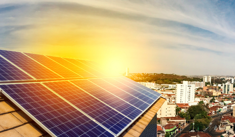 Solarfelder auf einem Dach